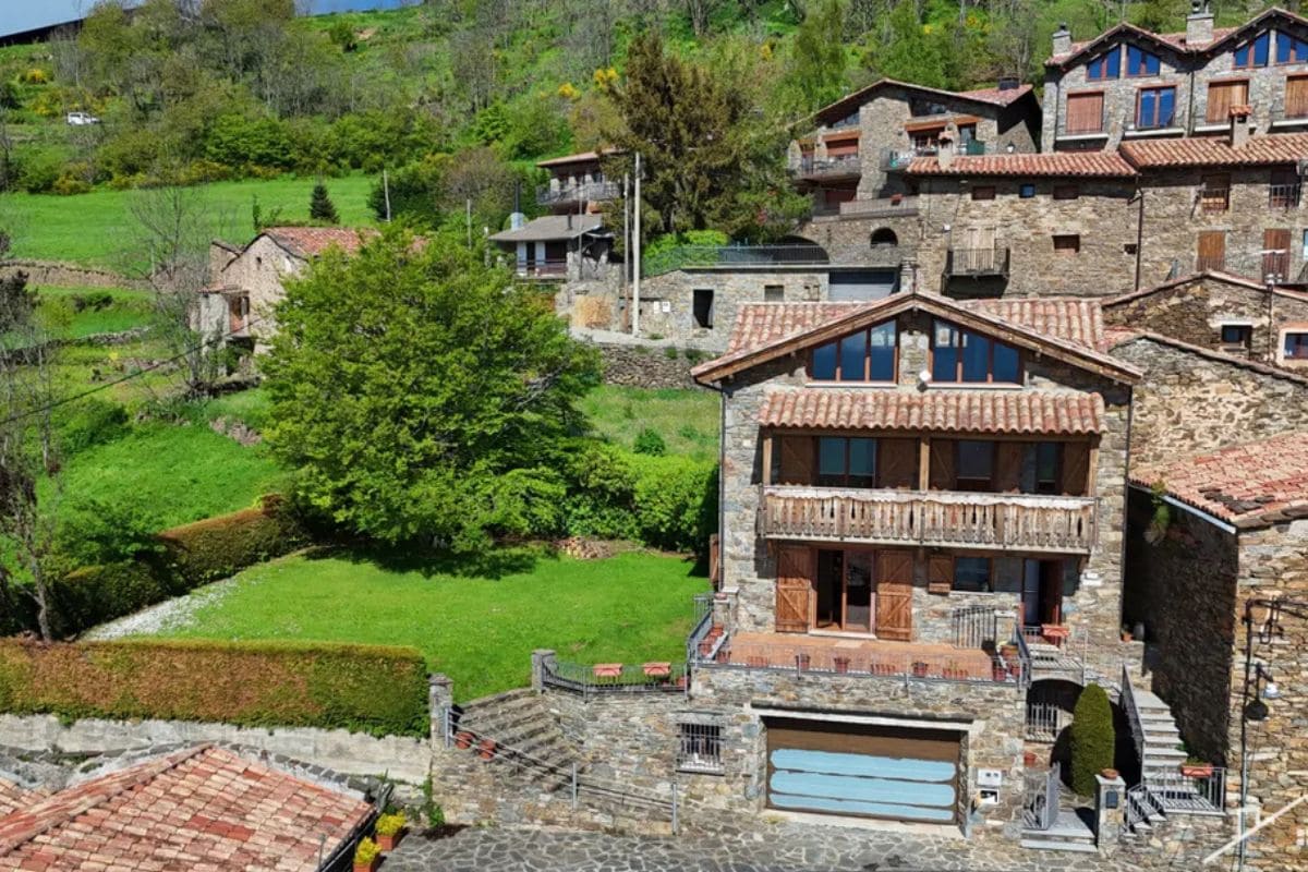 Casa unifamiliar a la Vall de Camprodon amb vistes obertes