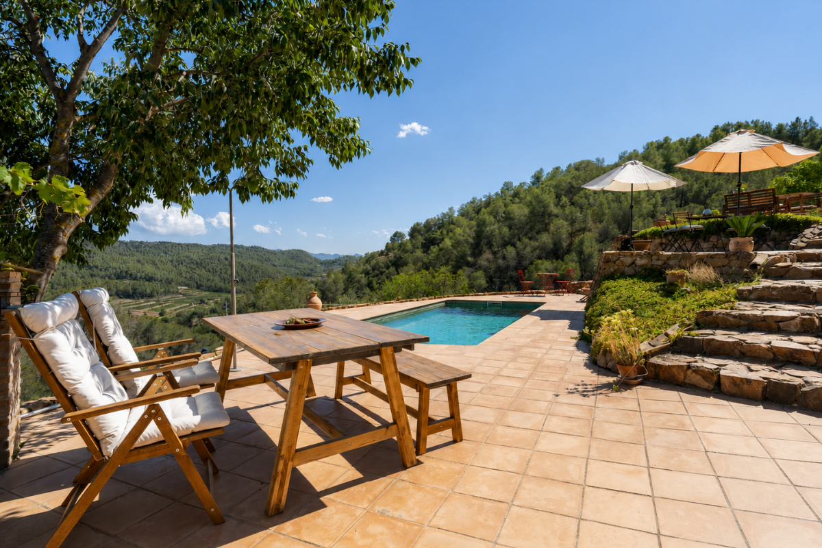 Finca amb vinyes i casa rural al Priorat, amb piscina i vistes obertes