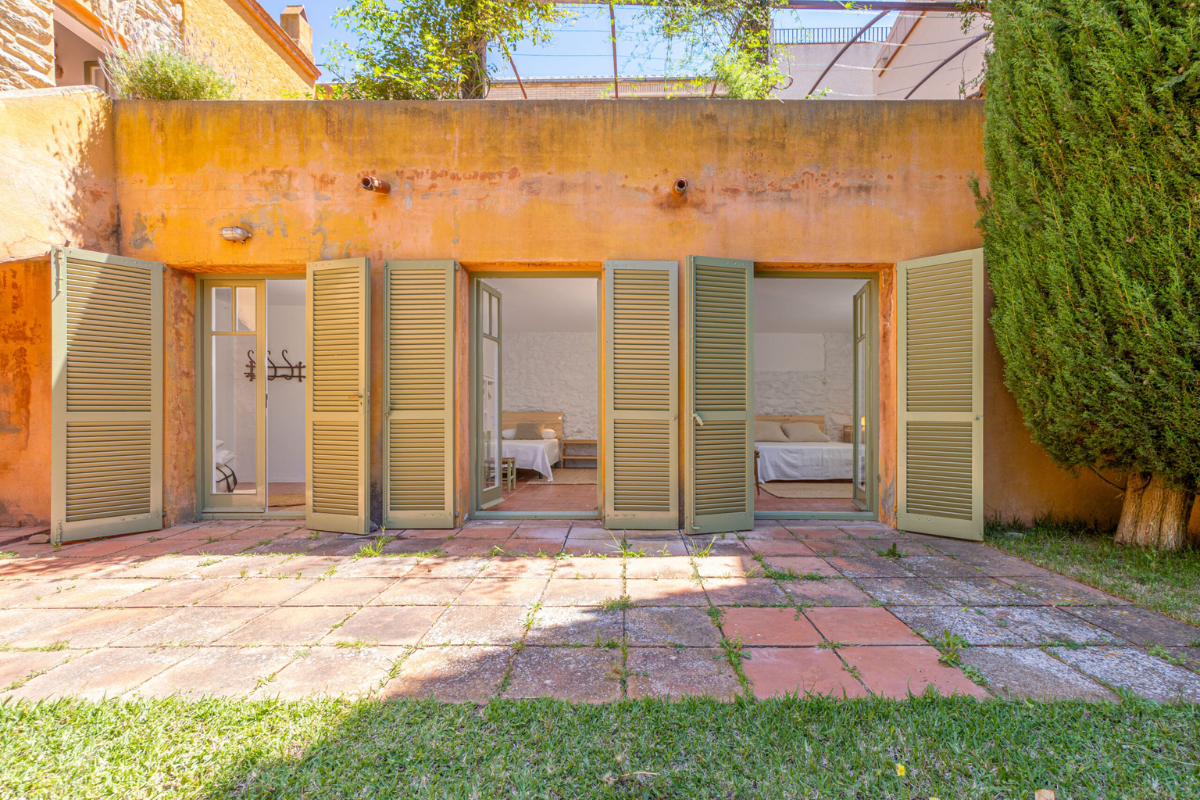 Casa amb jardí i pati a Palau-Saverdera, interior de l'Empordà